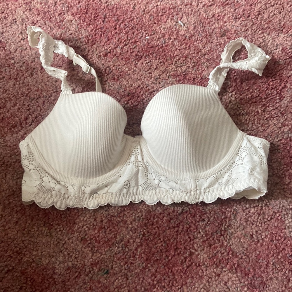 White lace bra